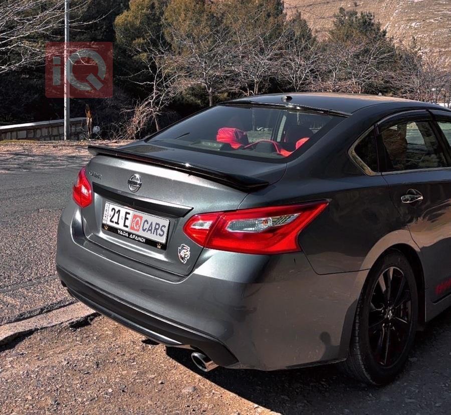 نيسان ألتيما